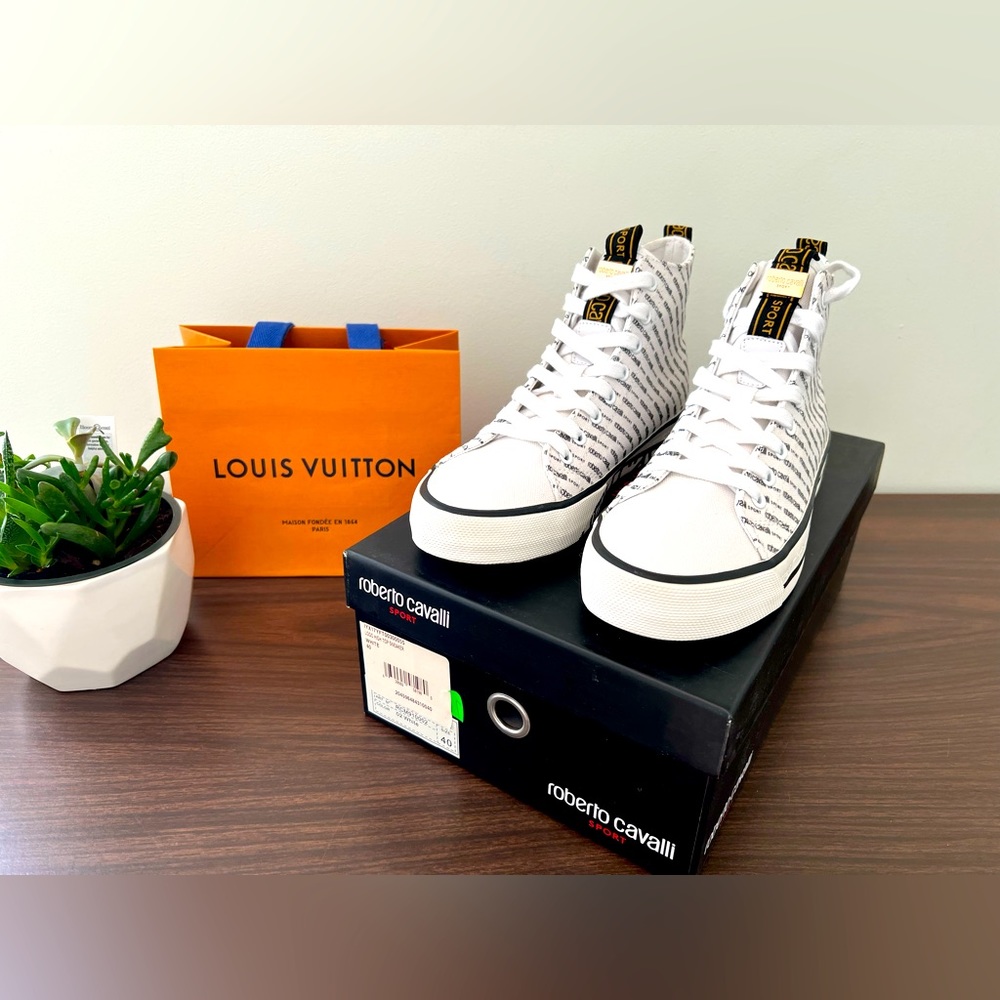 💯% AUTHENTIC ❤️ Roberto Cavalli Fashion Sneakers Size 40 (Men’s 7, Women’s 8.5)